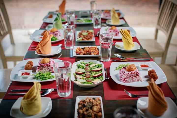 Dining 30 of 64