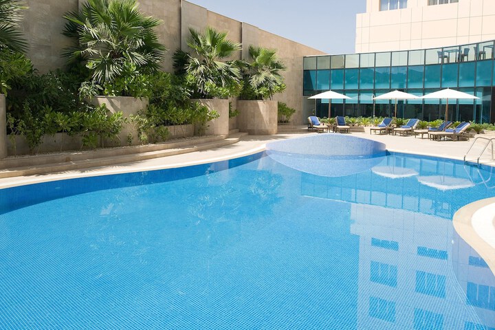 Pool 56 of 122