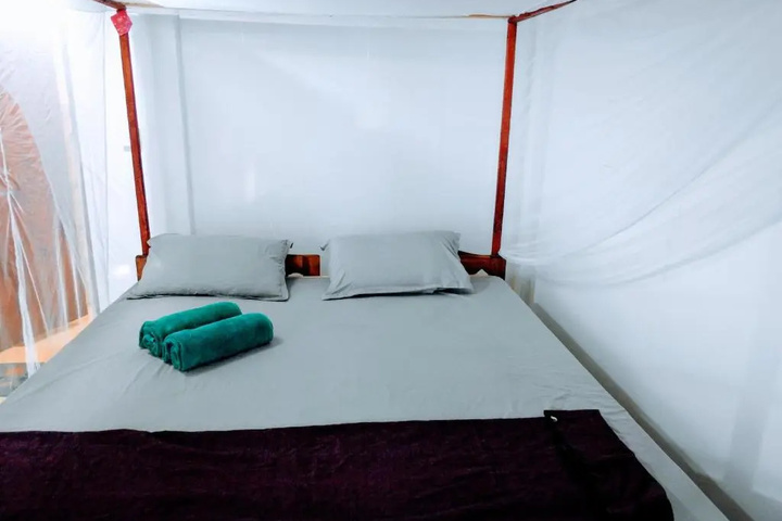 Room 5 of 15