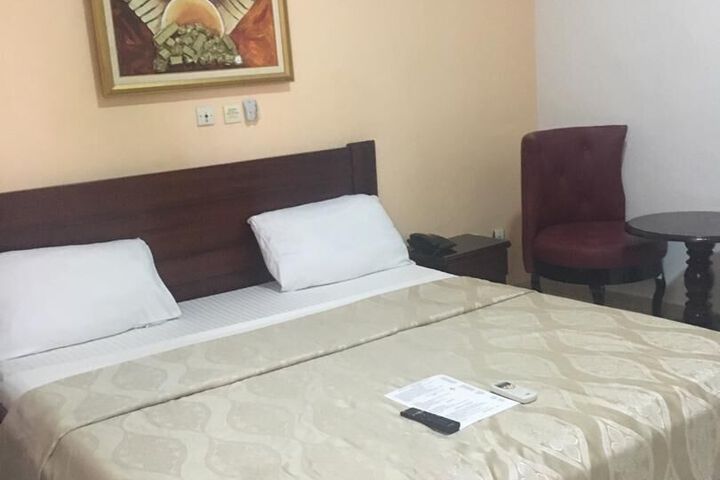 Room 25 of 31