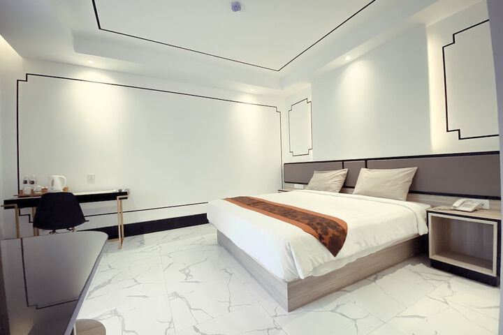 Room 14 of 28