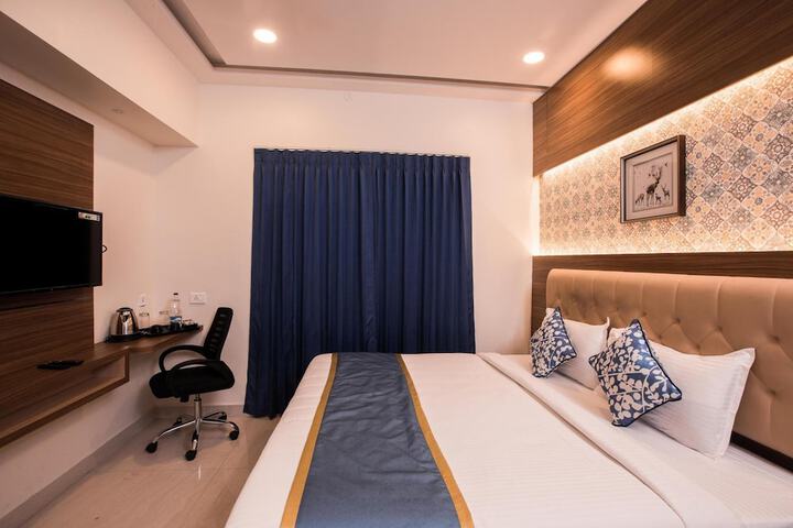Room 15 of 42