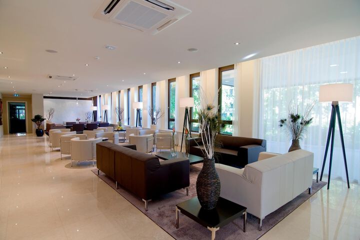 Guest Lobby