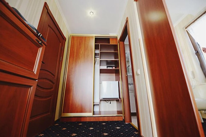 Room 18 of 49