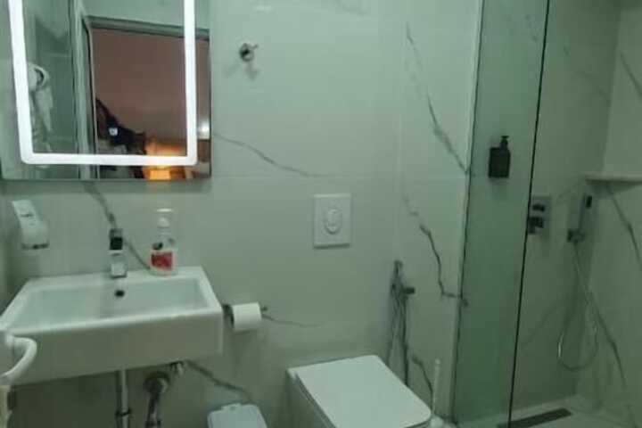 Room 92 of 106