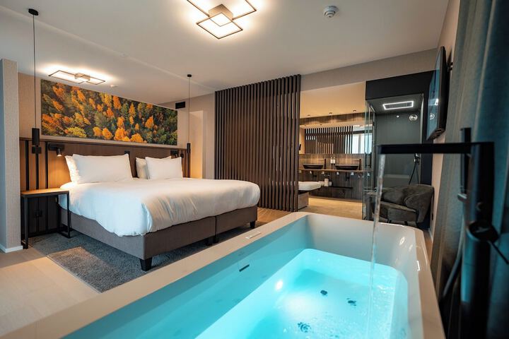 Room 9 of 55