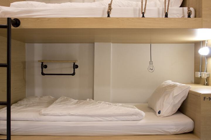 Room 9 of 30