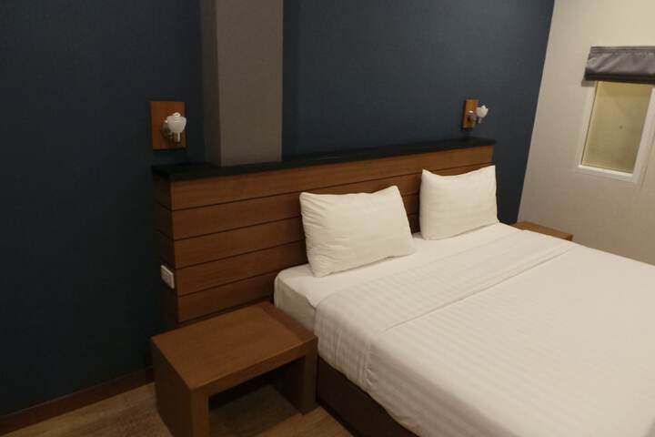 Room 16 of 32