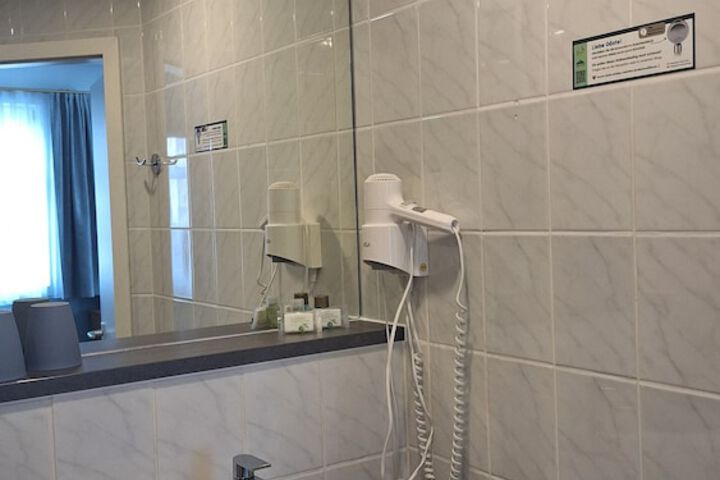 Room 14 of 23