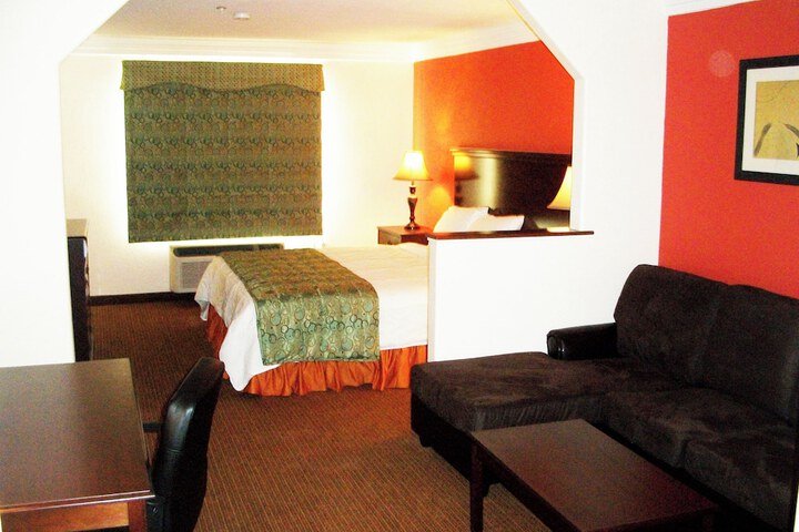 Room 11 of 22