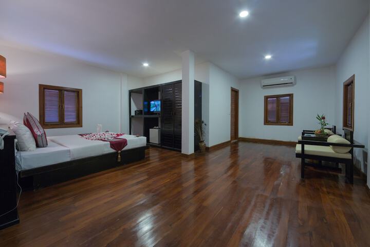 Room 25 of 80