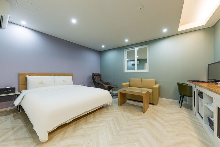 Room 62 of 63