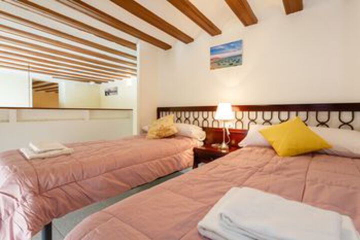 Room 6 of 18