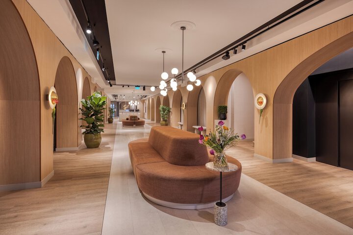 Entrance & Lobby