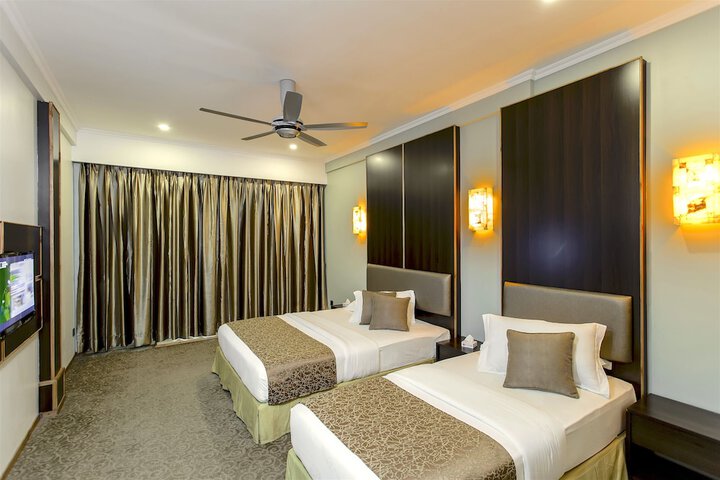 Room 13 of 50
