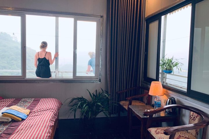Room 8 of 60