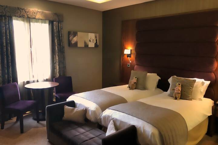 Room 10 of 40