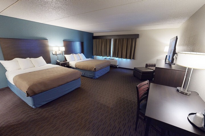 2 Queen Beds (15 of 22)