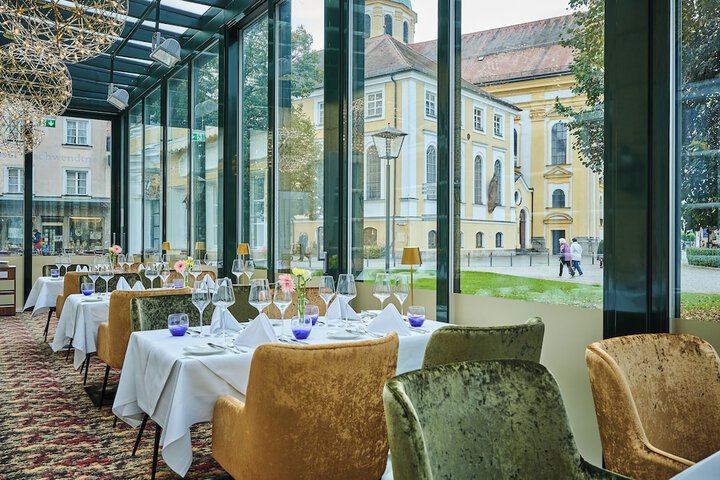 Dining 46 of 64