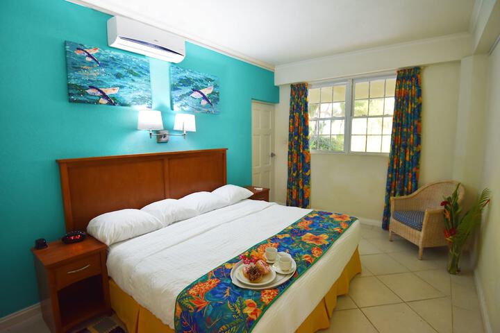 Room 8 of 30