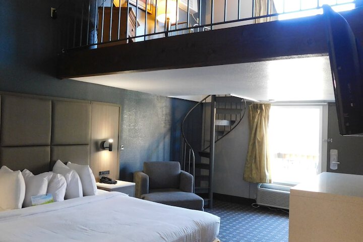 Standard | King Bed (3 of 64)