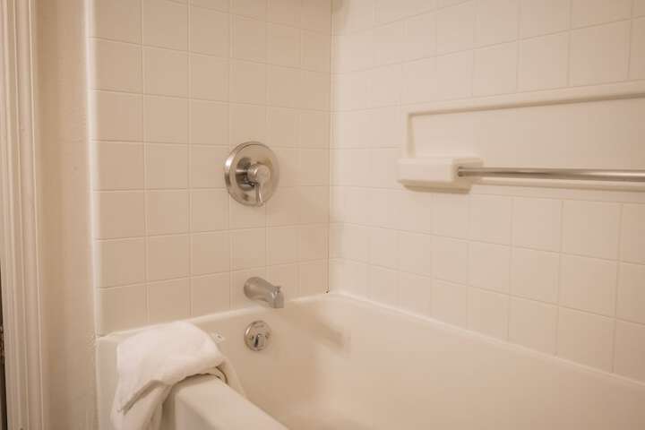 Room 34 of 73