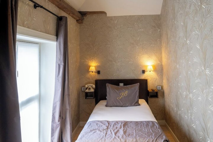 Room 46 of 128