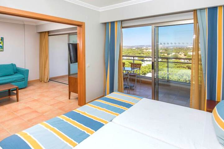 Room 3 of 74