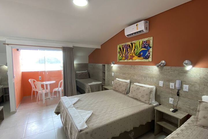 Room 12 of 193
