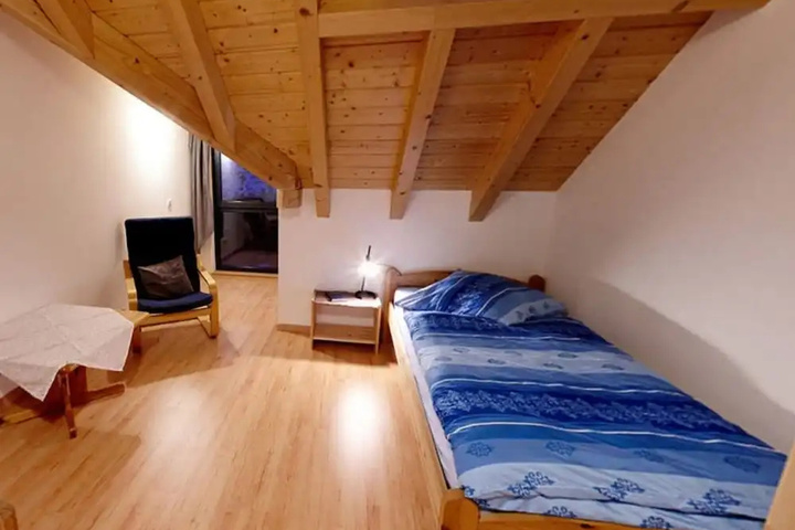 Room 4 of 14