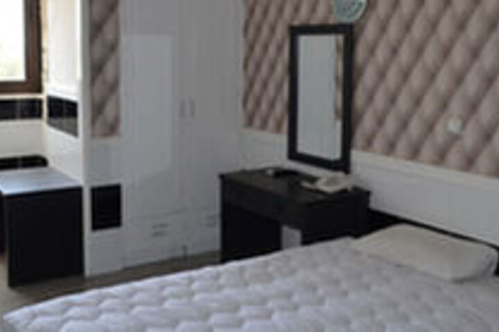 Room 12 of 25