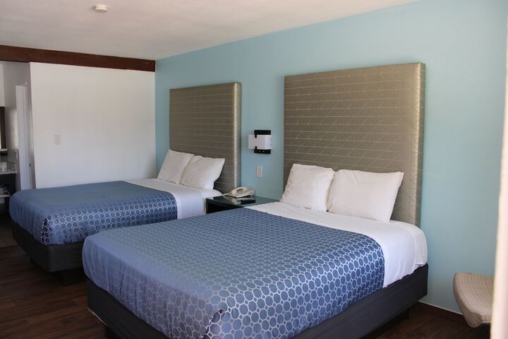 Room 13 of 28