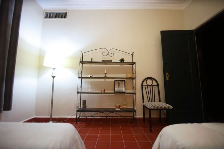 Room 5 of 20