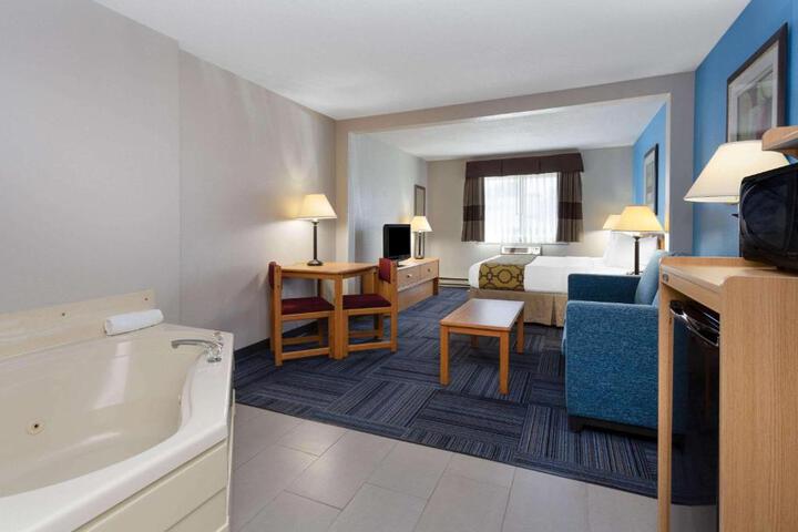 1 King Bed Deluxe Studio Suite (19 of 19)