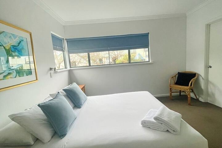 Room 42 of 178