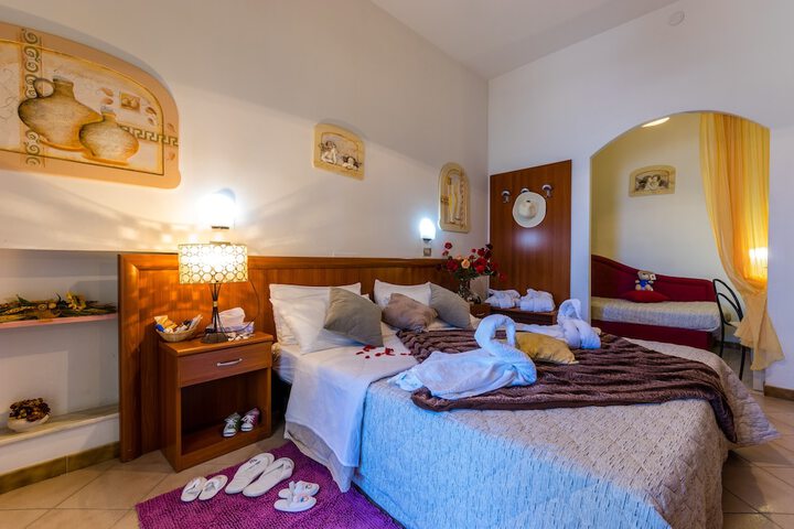Room 4 of 123