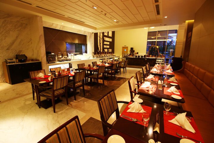 Dining 44 of 63