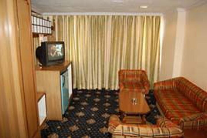 Room 14 of 22