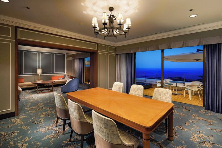 Room 11 of 110