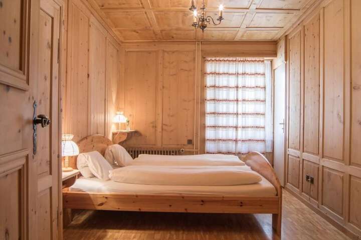 Room 3 of 21