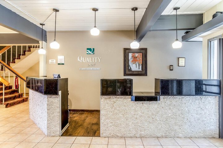 Entrance & Lobby
