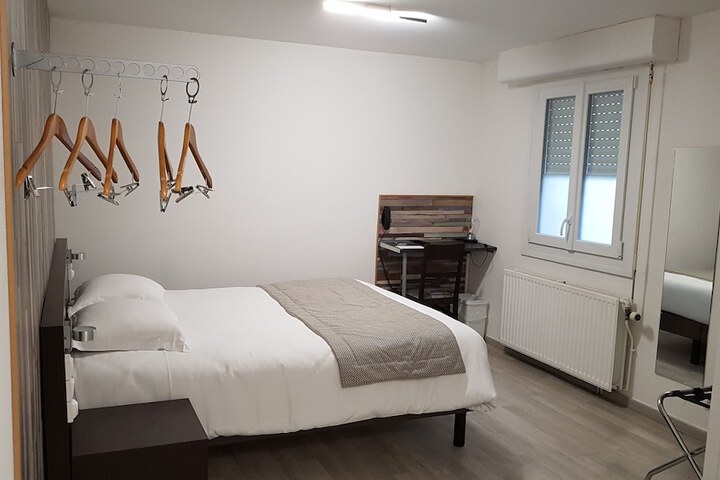 Room 3 of 50