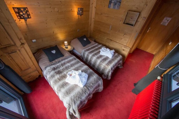 Room 6 of 60
