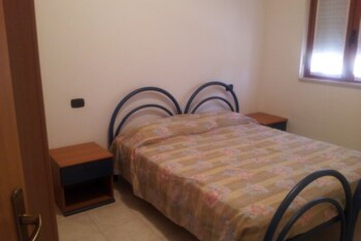 Room 10 of 18
