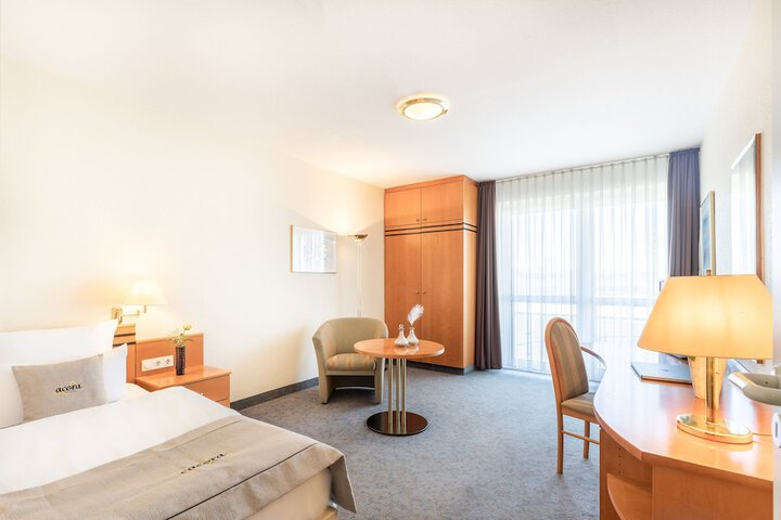 Room 25 of 60