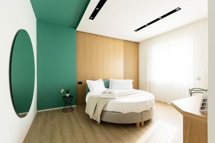 Room 10 of 68