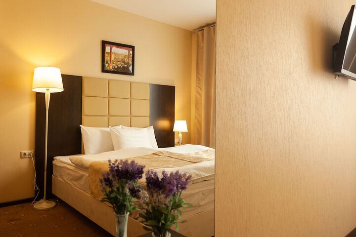 Room 15 of 46