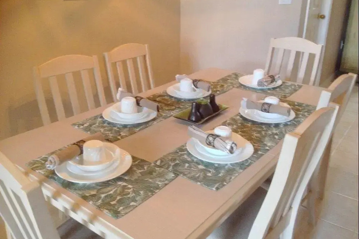 Dining 19 of 25