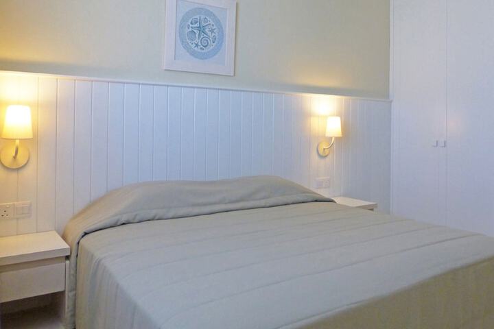 Room 14 of 38