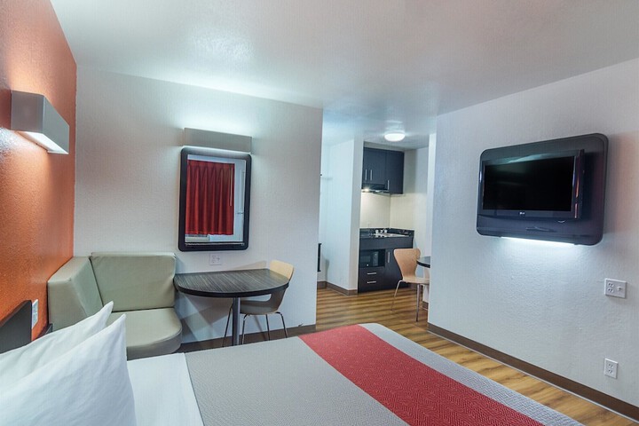 Room 22 of 49